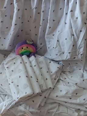 White Bee Print Bedding Set - Cozy Home Bedding Queen.